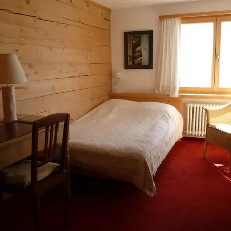 Crestas 55 Ferienwohnung * Surselva
